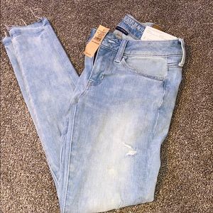 New pair of American Eagle Jeans